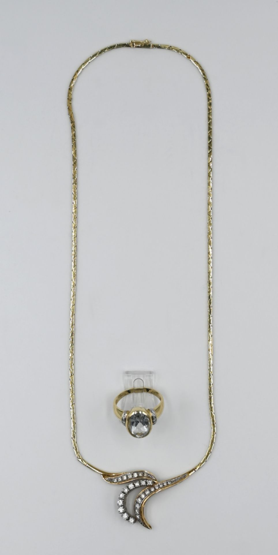 1 Collier GG/WG 14ct mit Brill bis ca. 0,05ct, lt. Stempel wohl insg. ca. 0,75ct min. besch. (Gewich