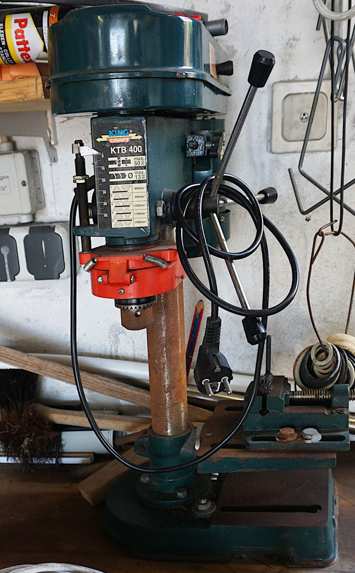 1 Posten Werkzeuge, Elektrogeräte, Bohrer, Werkbank, Standbohrmaschine, Hausrat u.a., Asp. (verwertb - Bild 3 aus 7