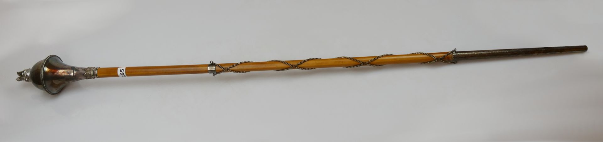 1 Tambourmajorstock Holz/wohl Metall versilbert mit Bekrönung "Englischer Löwe" H ca.147cm, - Image 3 of 4