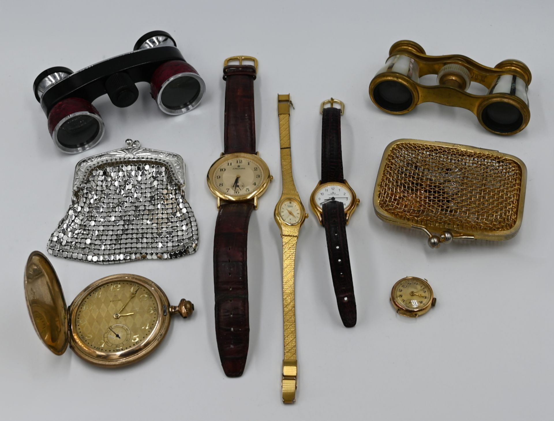 1 Damenarmbanduhrgehäuse GG 18ct., um 1920, besch.; 3 Armbanduhren z.T. Metall vergoldet, z.T. mit L