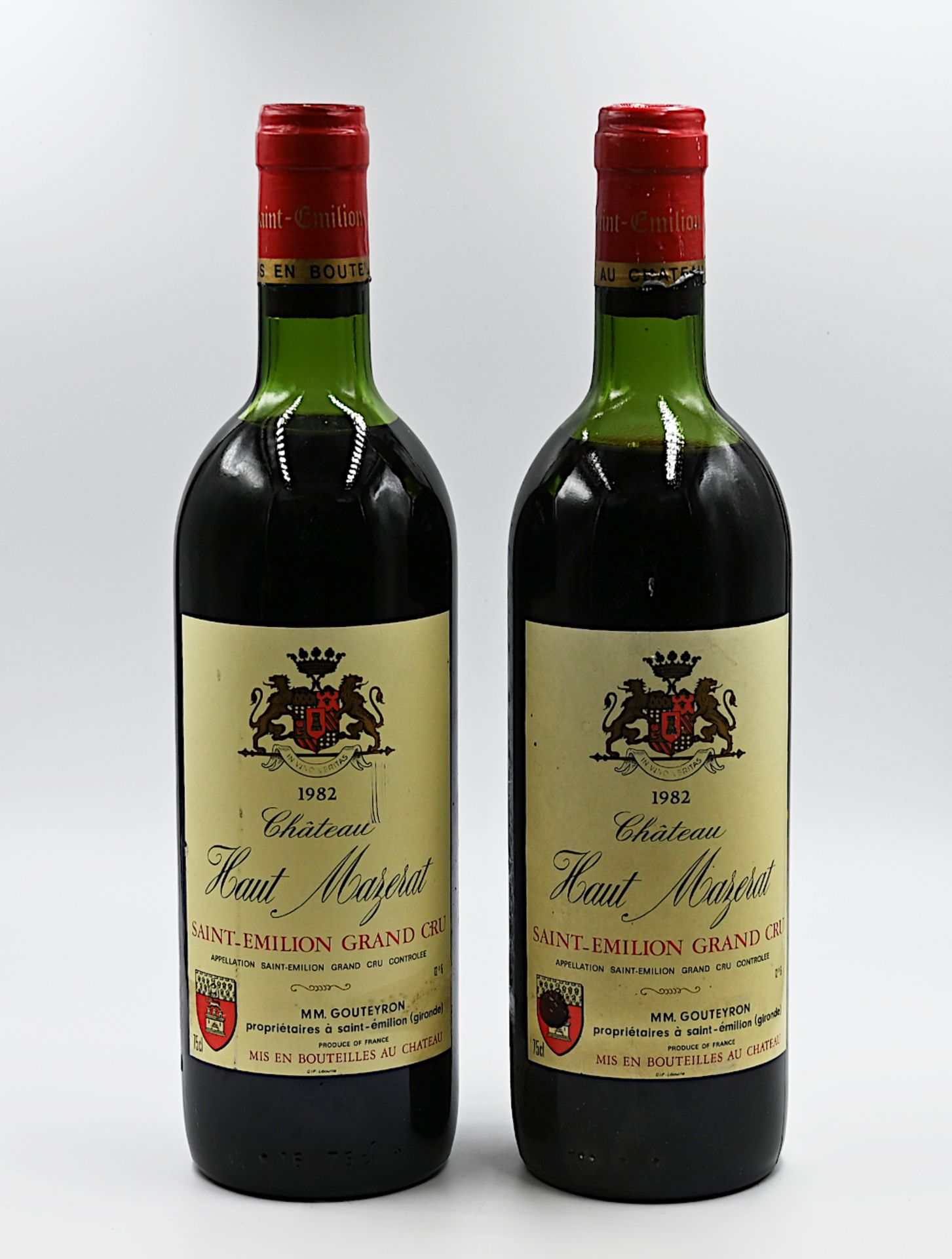 5 Flaschen Rotwein je "Château Haut Mazerat 1982" je Füllstand mid shoulder, z.T. min. besch. (Etike - Bild 2 aus 2