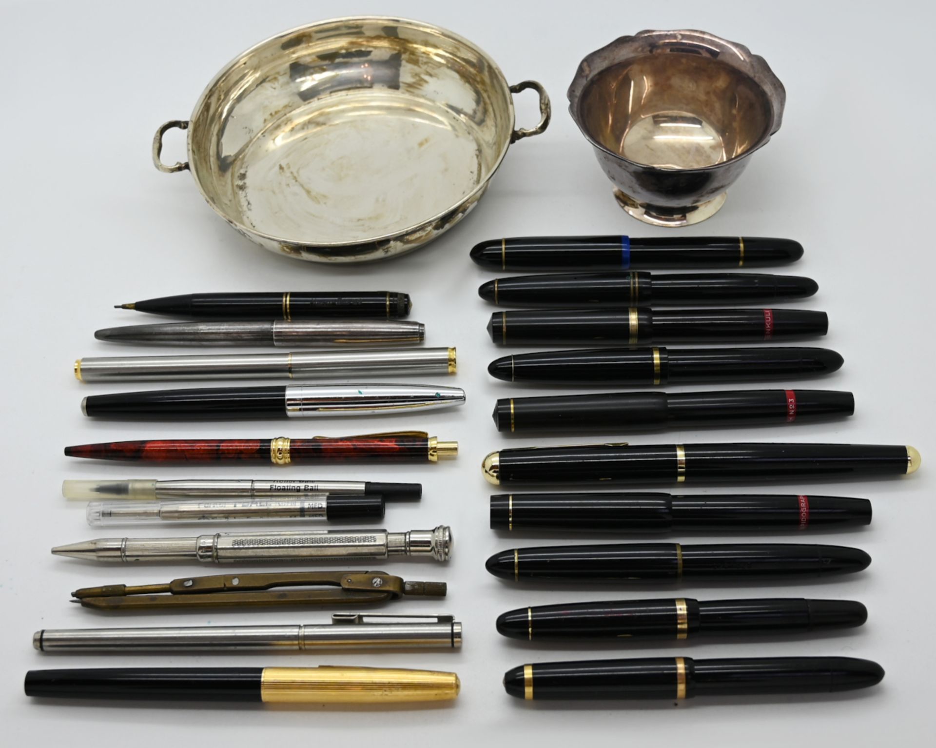 1 Sammlung Schreibgeräte u.a., verschieden, z.T. MONT BLANC, CROSS, PARKER, KAWECO, 