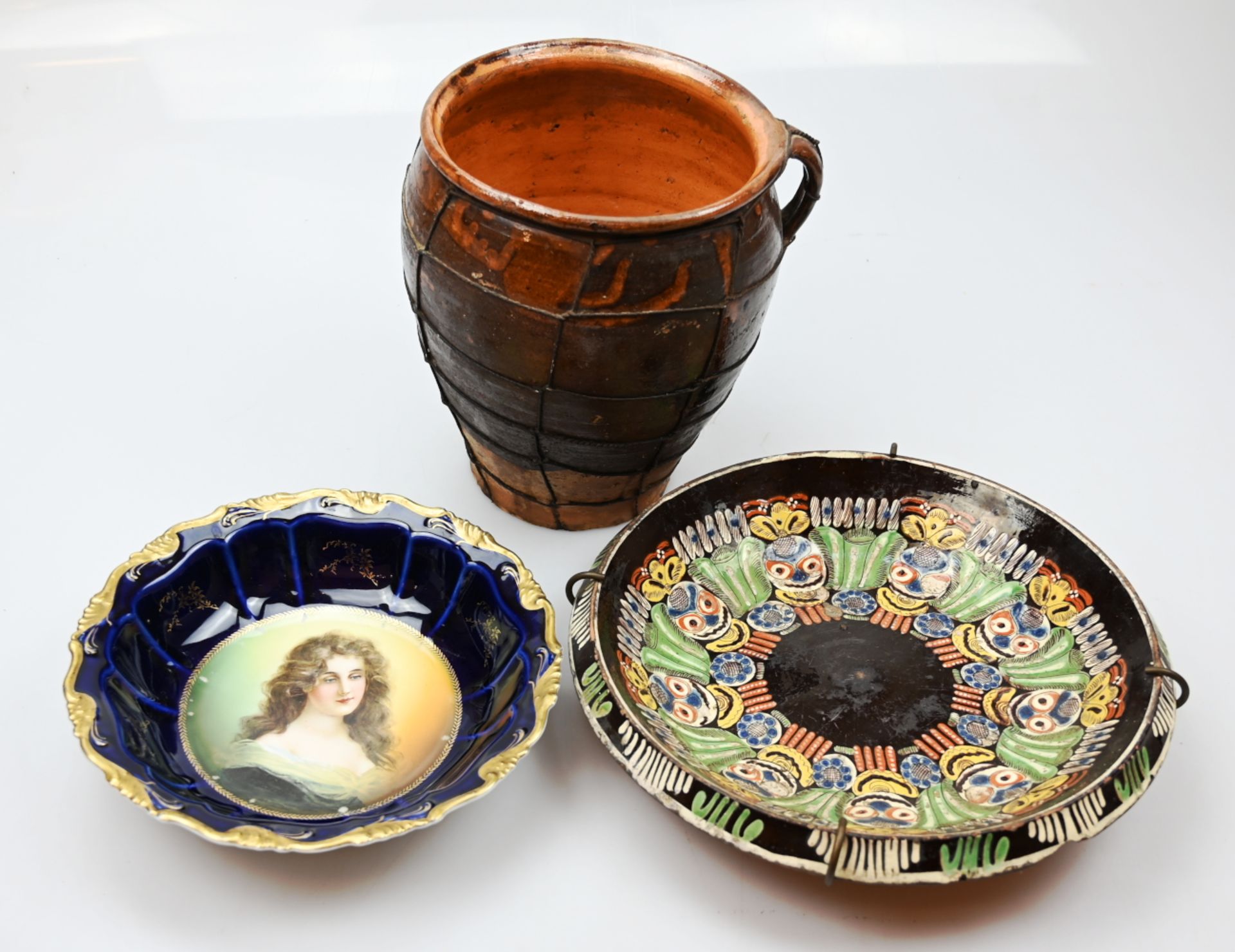 1 Konv. Keramik- und Porzellanobjekte u.a.: 2 Schalen Porzellan Philipp ROSENTHAL um 1900 "Alice" je