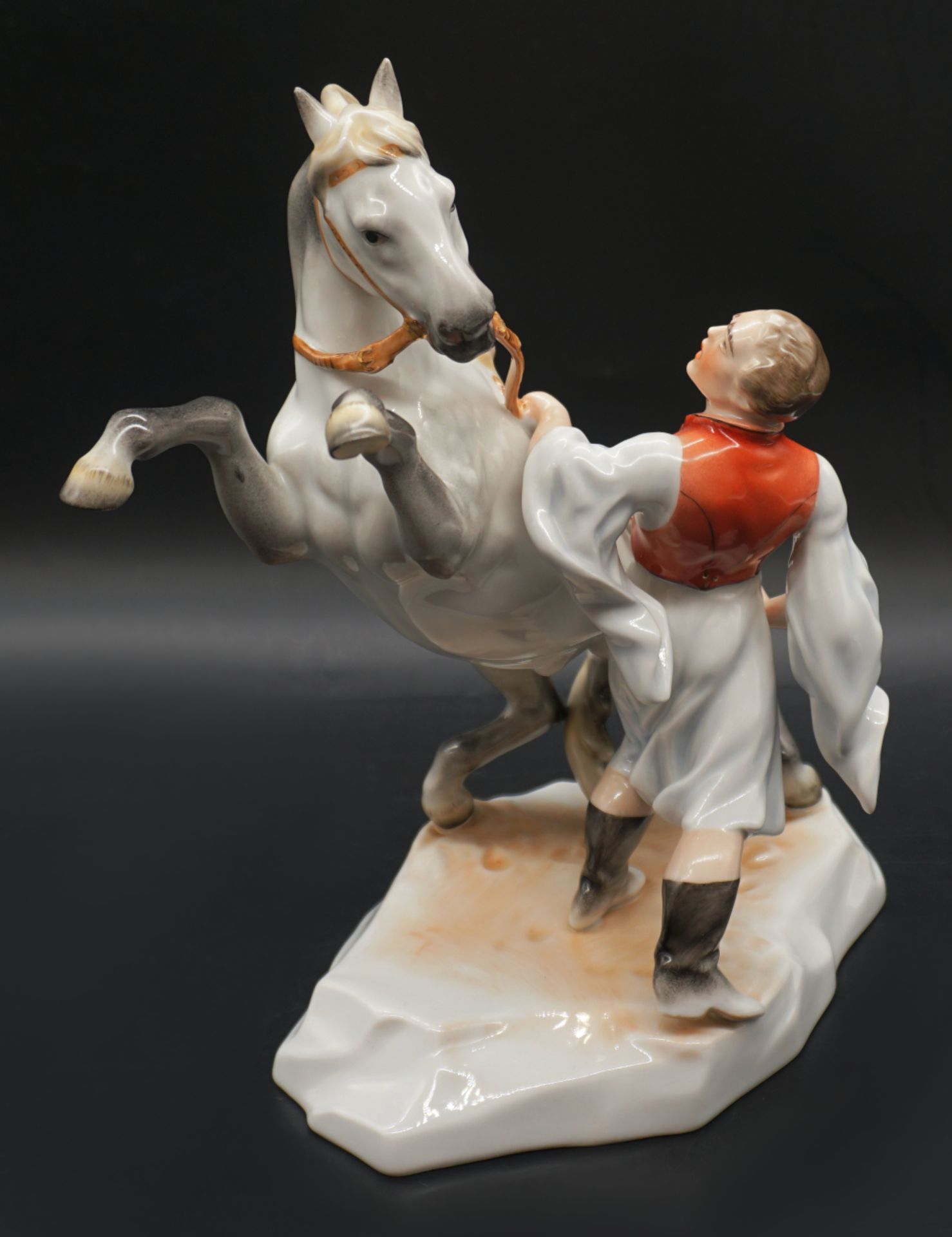 1 Figurengruppe Porzellan HEREND "Pferdebändiger", bemalt z.T. min. goldstaffiert, Form-Nr. 5470,  - Bild 2 aus 5