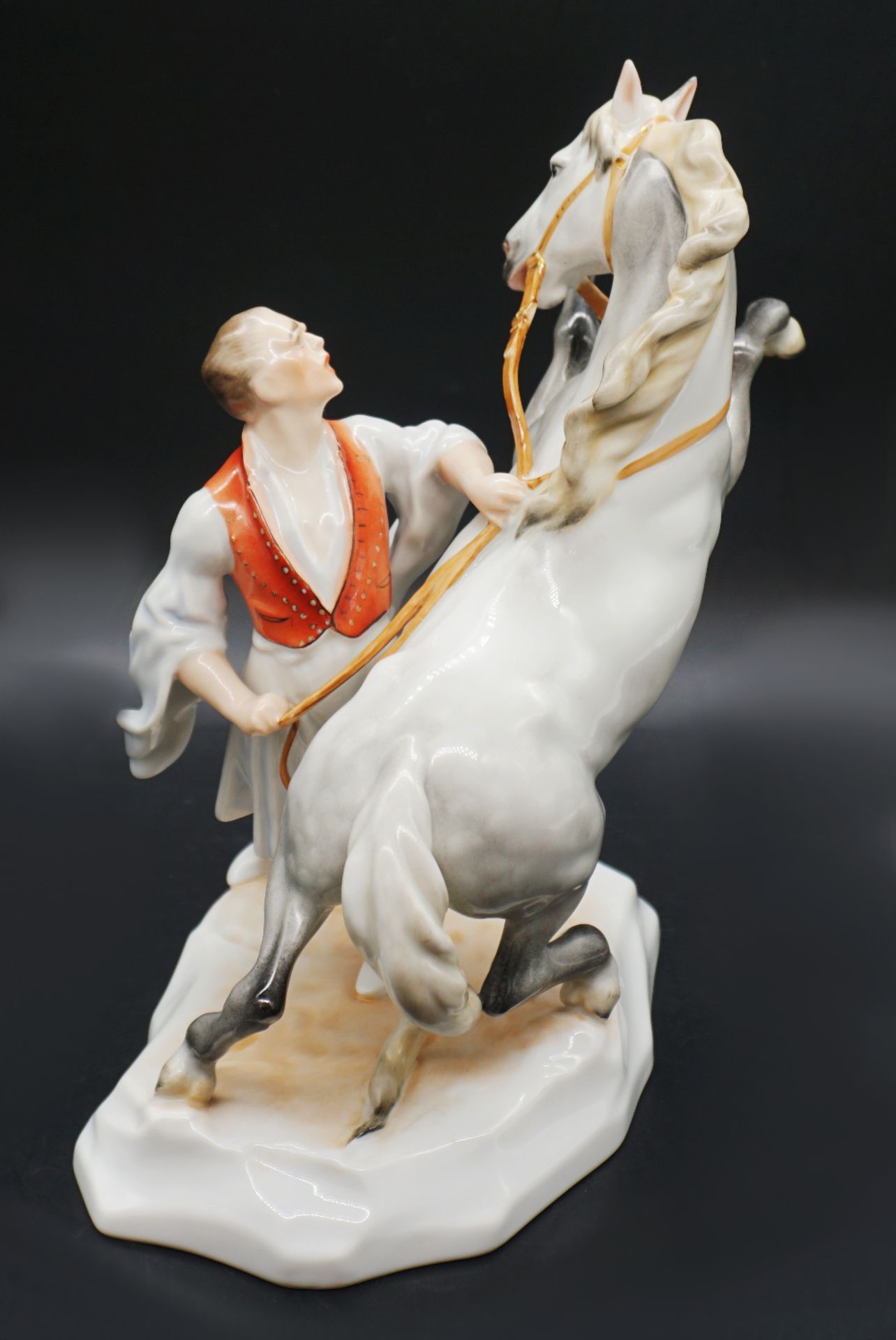1 Figurengruppe Porzellan HEREND "Pferdebändiger", bemalt z.T. min. goldstaffiert, Form-Nr. 5470,  - Bild 4 aus 5