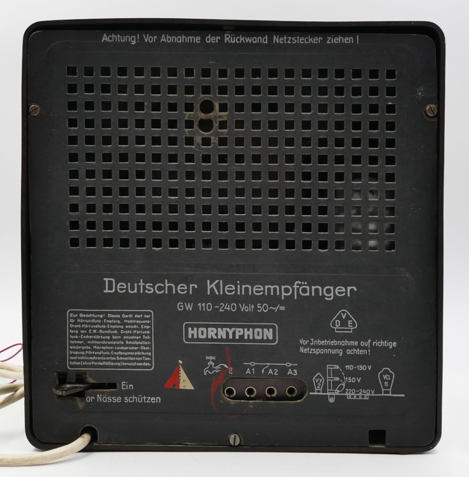 1 deutscher Kleinempfänger/Volksempfänger HORNYPHON mit Bakelitgehäuse, H ca. 24cm  - Bild 2 aus 2