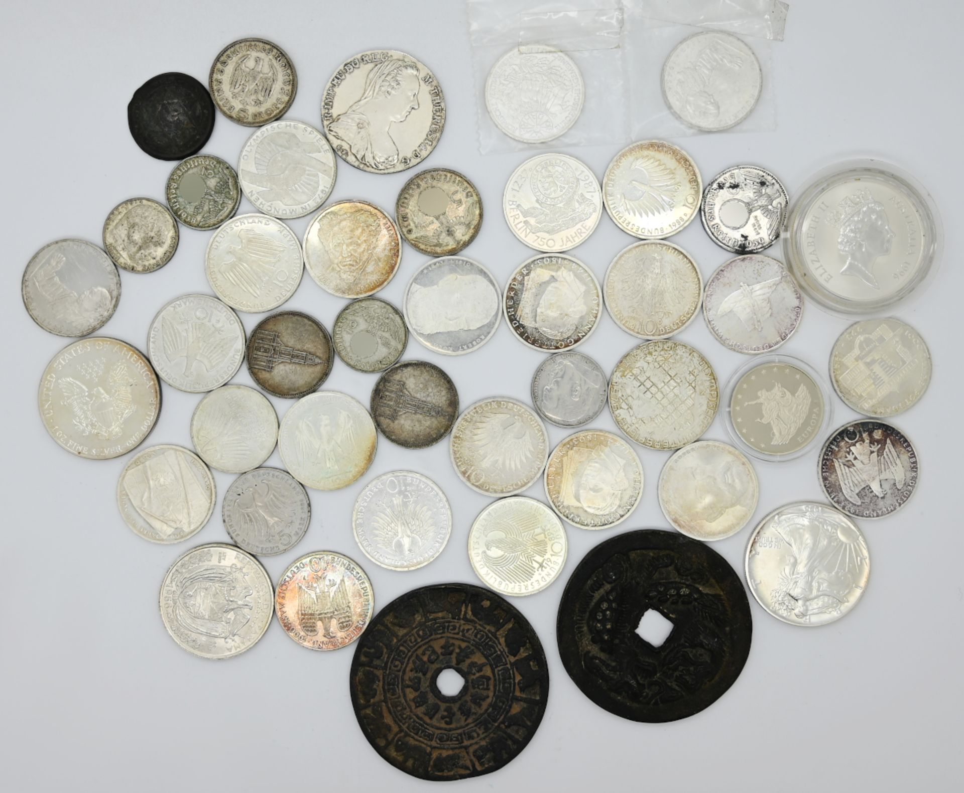 1 Konv. Münzen/Medaillen: Silber, Metall u.a., BRD 5/10 DM, Dt. Reich II.WK (§§86/86a StGB), Austral