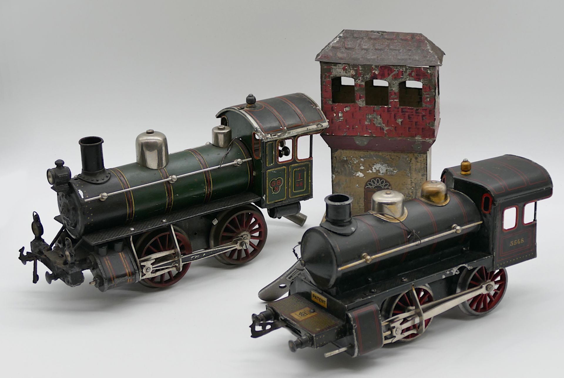 1 Konv. Modelleisenbahn: 2 Dampflokomotiven: 1x Gebrüder BING Nürnberg "I/48", 1x BING Werke "3548"