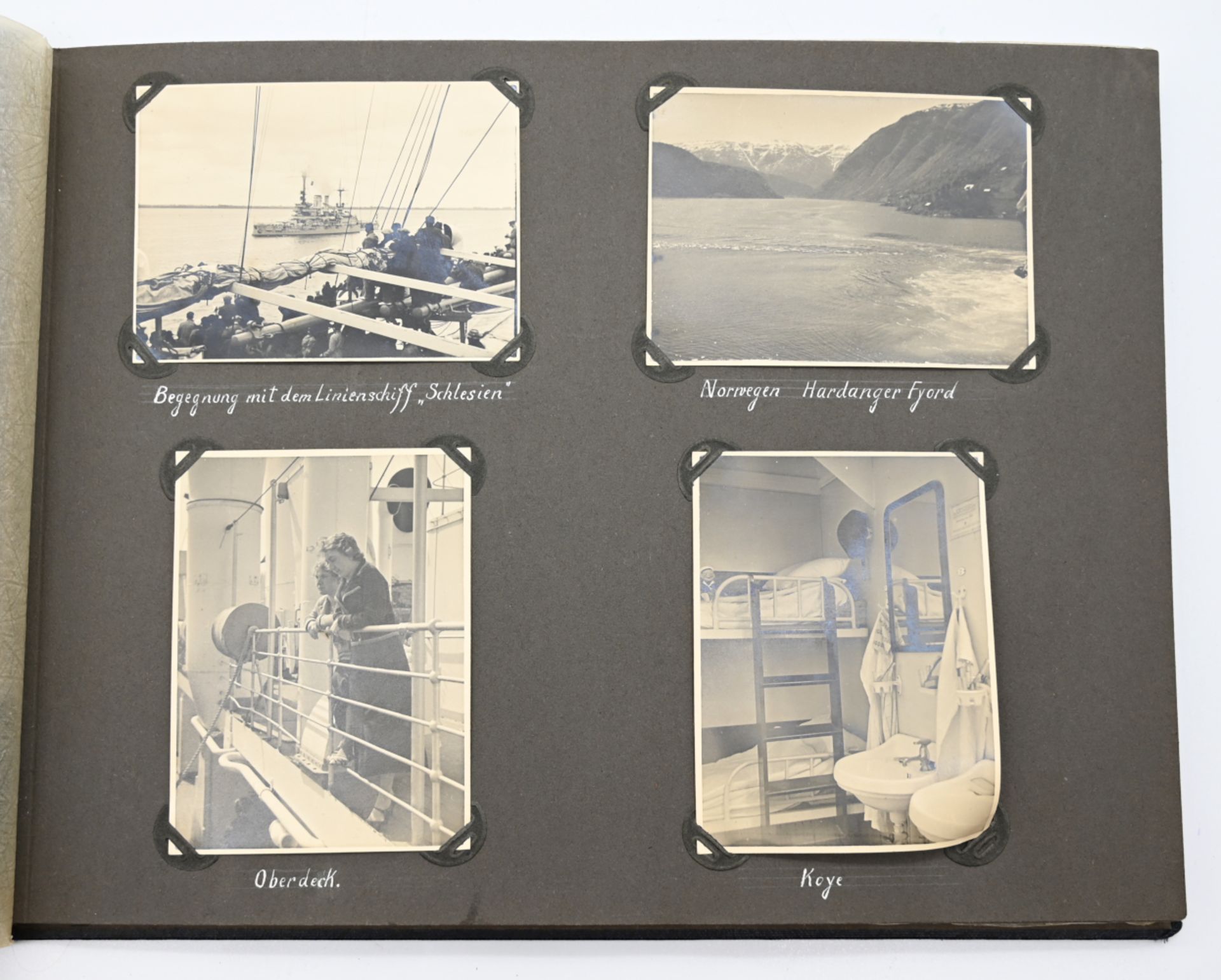 1 Album mit ca. 86 meist bezeichneten Reisefotographien zur Norwegenfahrt Mai 1934 auf dem Passagier - Image 2 of 4