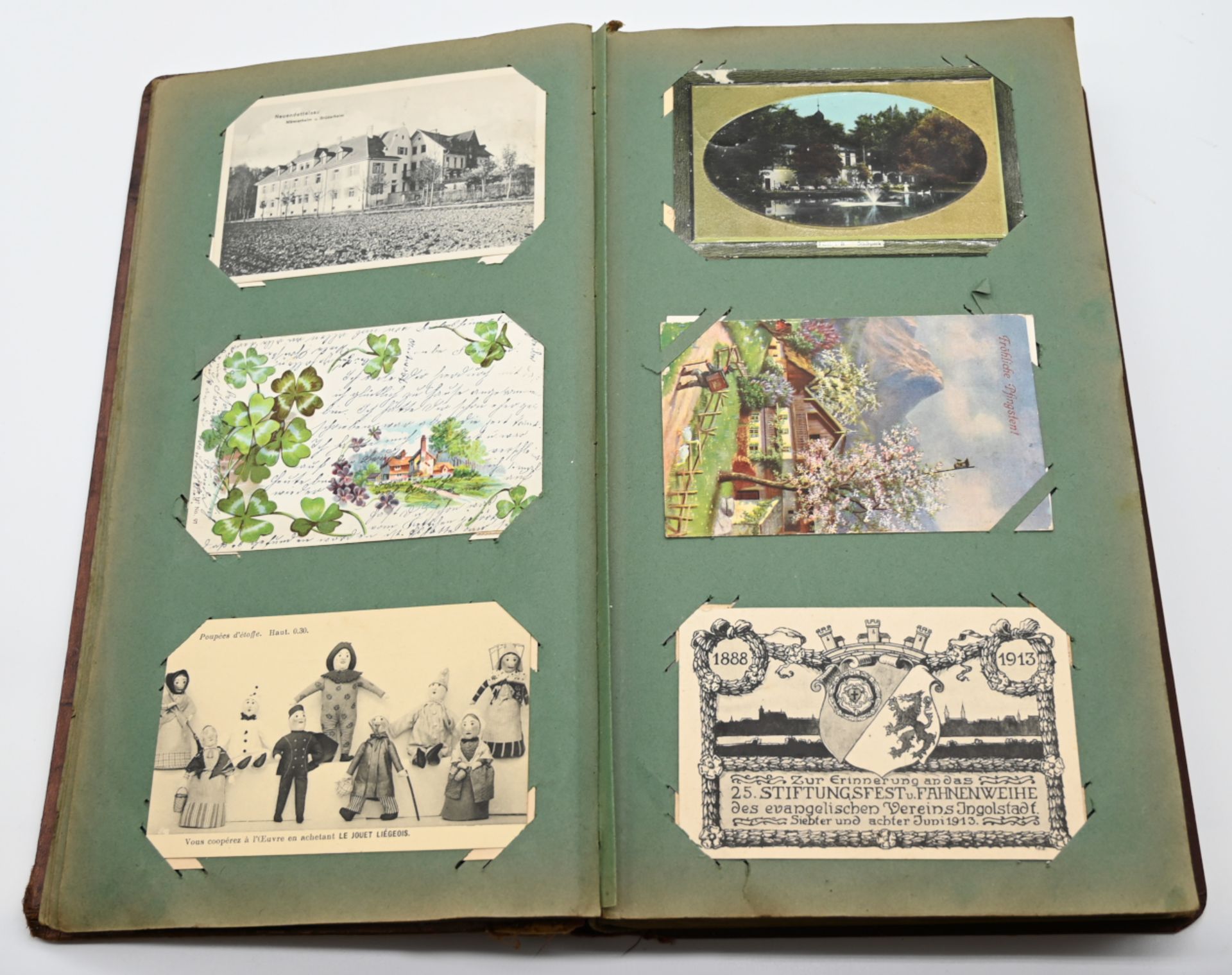 1 Fotoalbum Anfang 20. Jh. mit über 275 Ansichts-, Landschafts-, Militär- und Grußkarten aus der Zei - Image 3 of 4