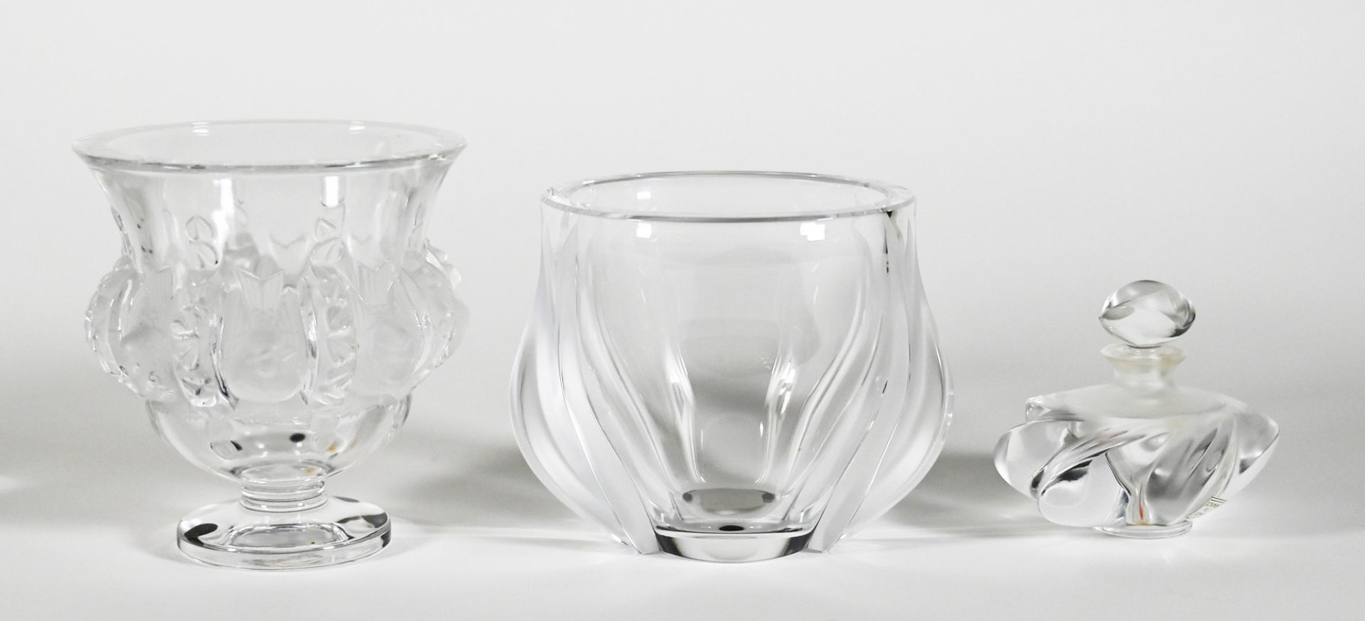 Drei Teile Lalique, teils geeist, wie: