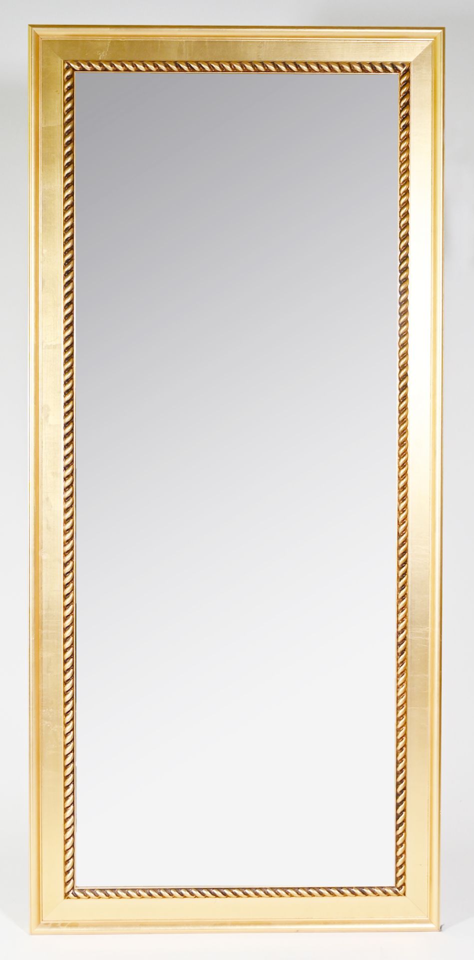 Spiegel in Holzrahmen, goldlackiert