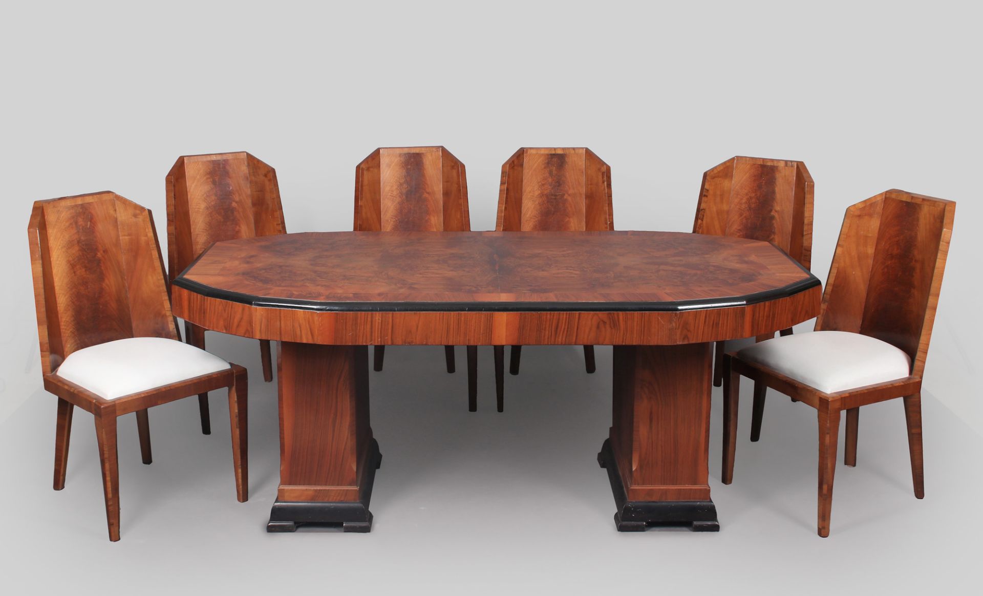 Art Deco-Tisch, Schichtholz