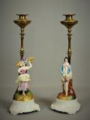 Zwei Porzellan Leuchter mit Bronzemontierung, Frankreich um 1850