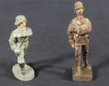 Militärisches Spielzeug, zwei Soldaten - Standartenträger, Marke Lineol Germany vor 1945, deutsch