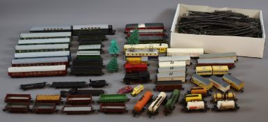 Spielzeug Eisenbahnanlage H0, zweite Hälfte des 20. Jh., DDR/BRD