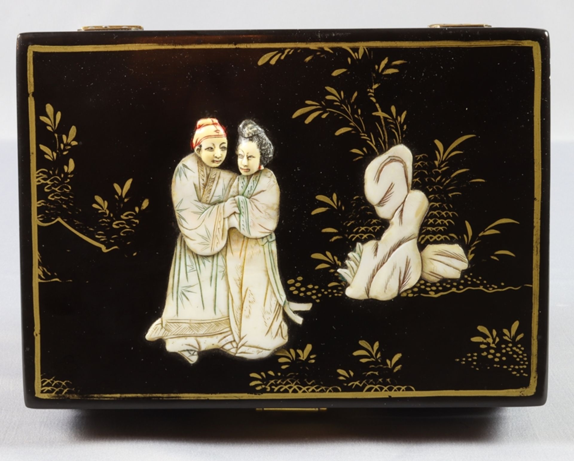 Lot of three Asian jewellery boxes, 19th/20th c., China, Japan - Image 2 of 2