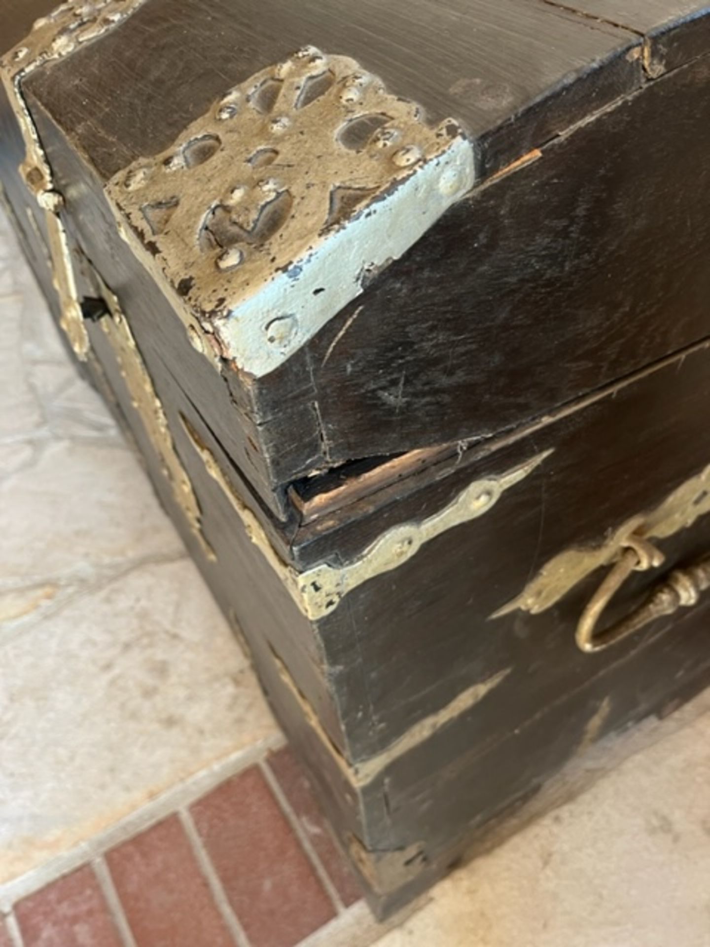 Baroque oak chest with bands of the 18th century, North German - Image 4 of 4