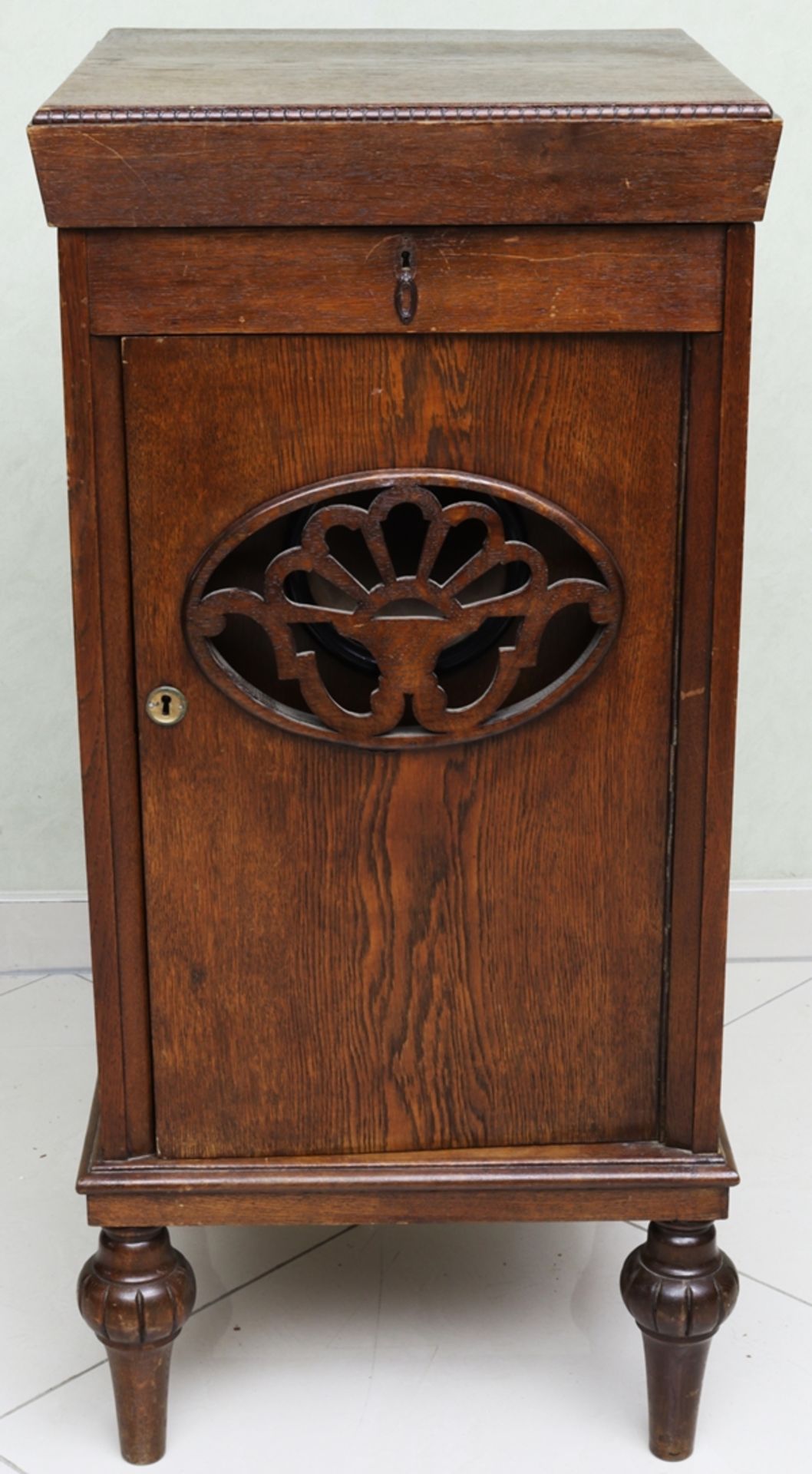 Stand gramophone, oak wood 1920s, German