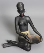Porzellanfigur, Darstellung einer afrikanischen Frau, zweite Hälfte des 20. Jh., deutsch