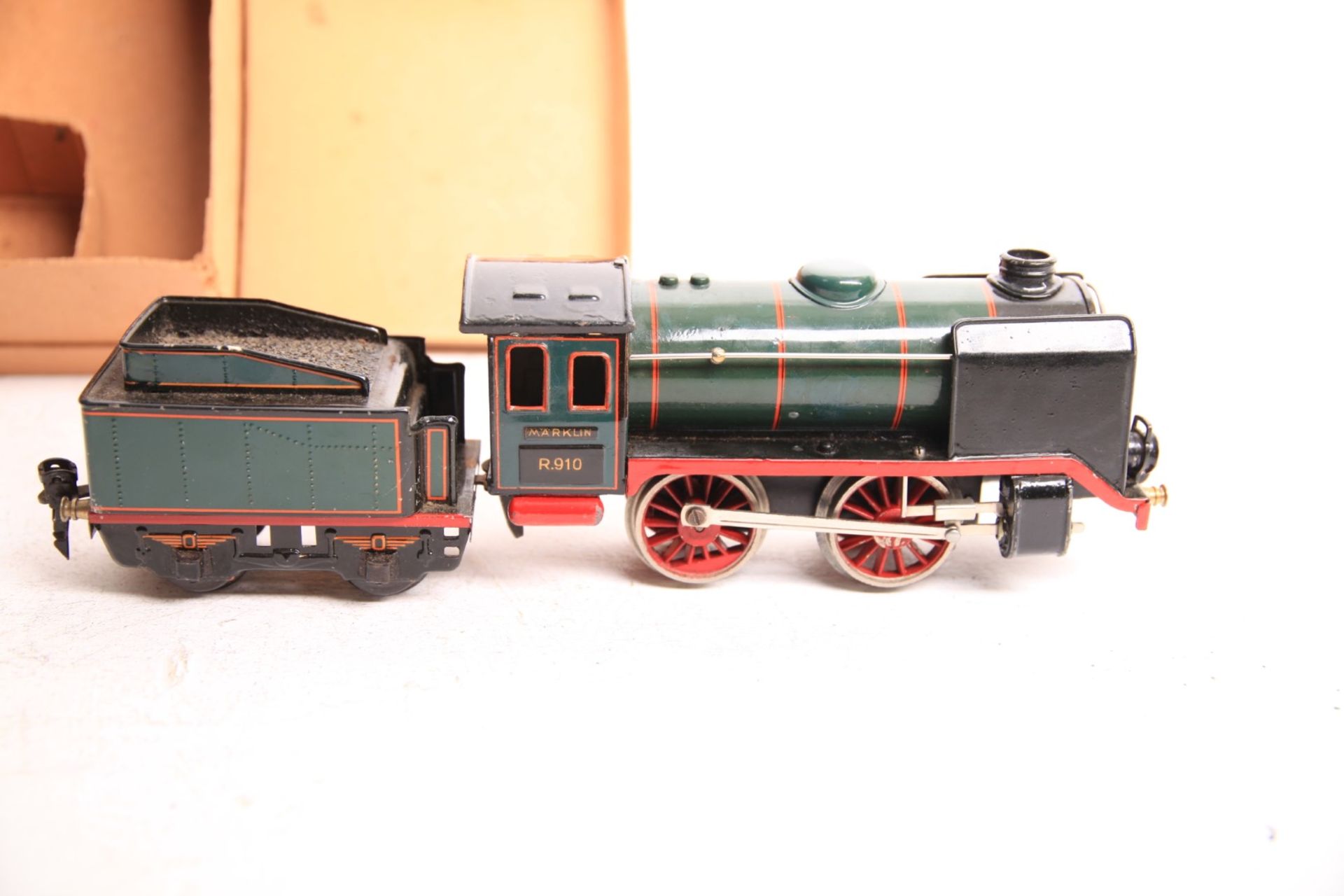 Märklin S 0, R910 Dampflok mit Tender im OKT. Uhrwerk intakt. Z1 - Bild 2 aus 3