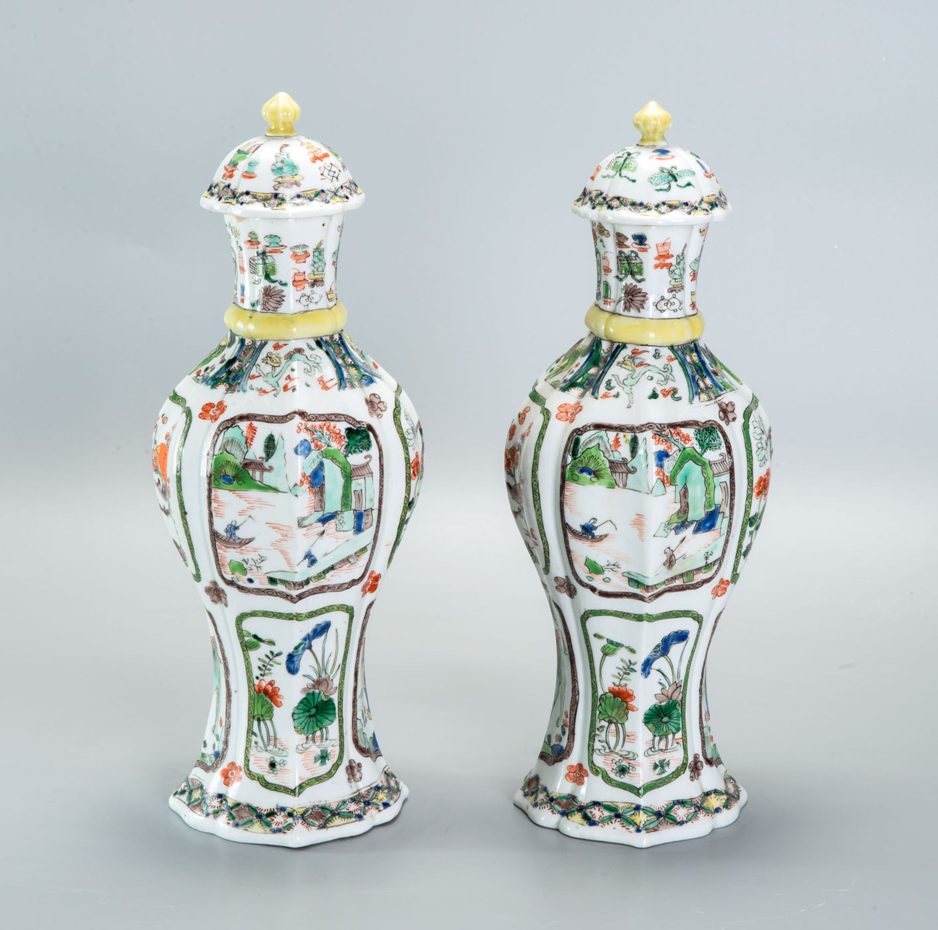 A Pair of Wucai Stoneware Lidded Vases, China, Qing Dynasty, 18th Century - Image 4 of 6