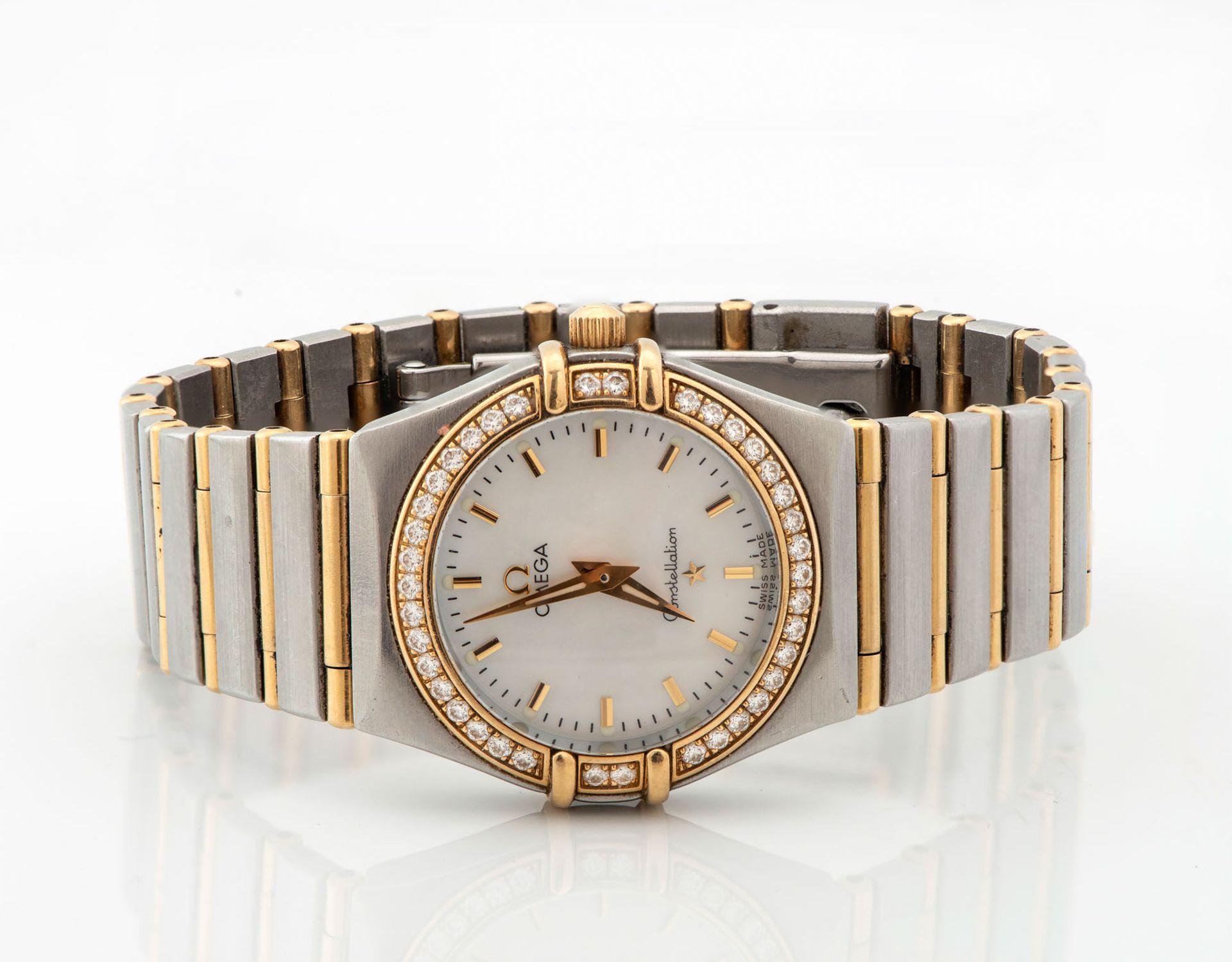 An Omega Constellation Gold and Diamond Bezel Ladies' Wristwatch - Image 2 of 4