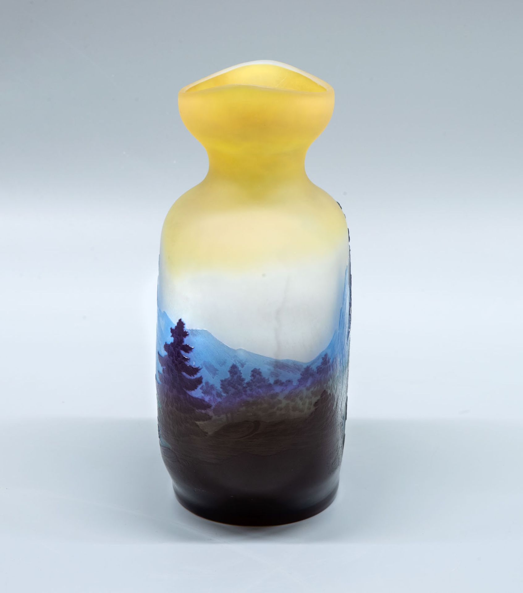 A Fine Galle Cameo and Etched Glass Vase, France, 1900 - Image 3 of 4