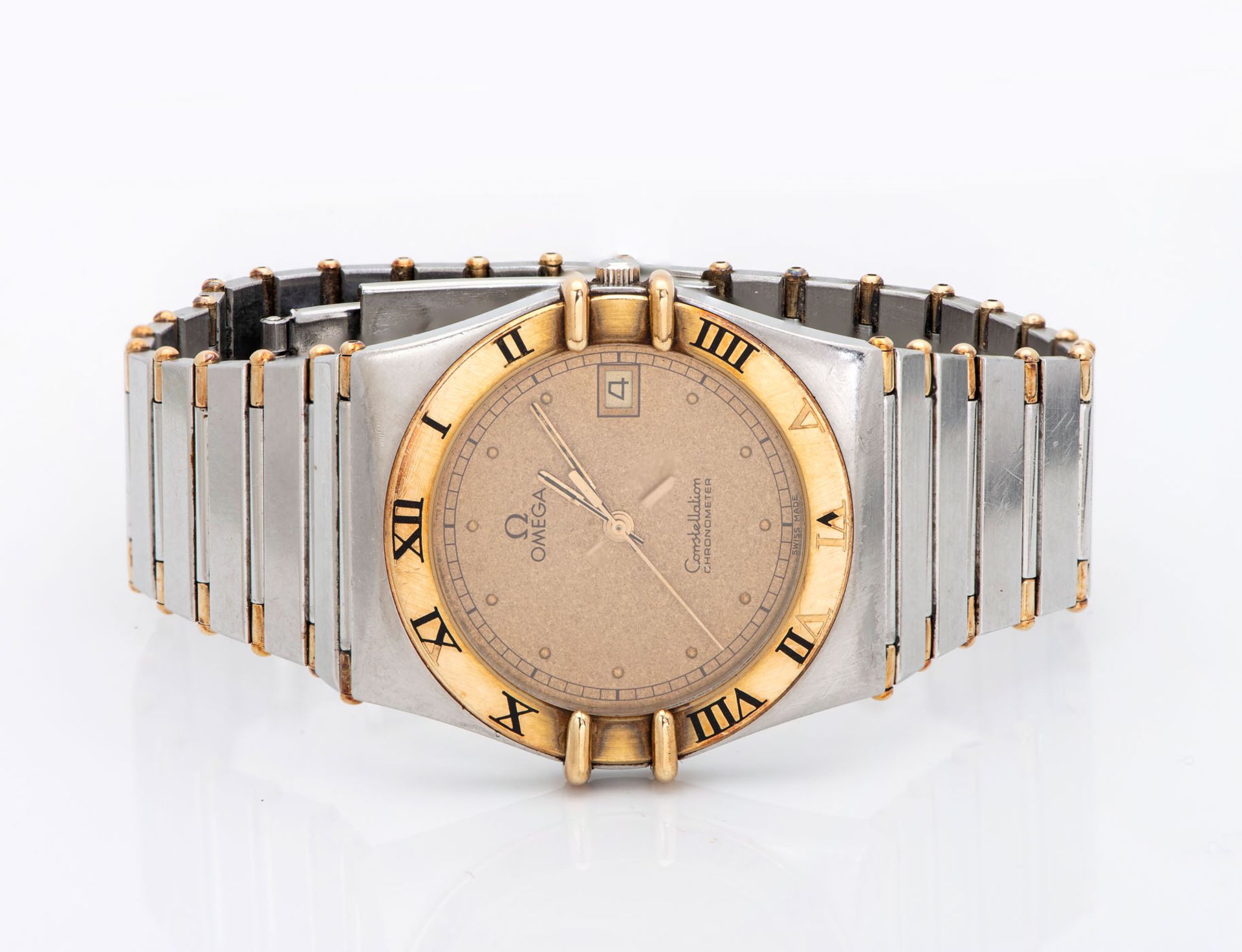 An Omega Constellation Chronometer 18k Gold and Stainless Steel Wristwatch - Image 2 of 3