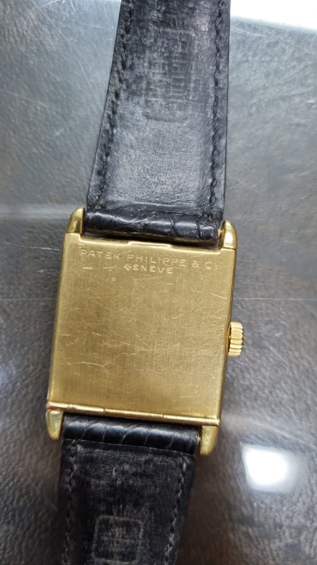 An 18K Yellow Gold Rare Patek Philippe Gondolo Unisex Wristwatch - Image 3 of 3