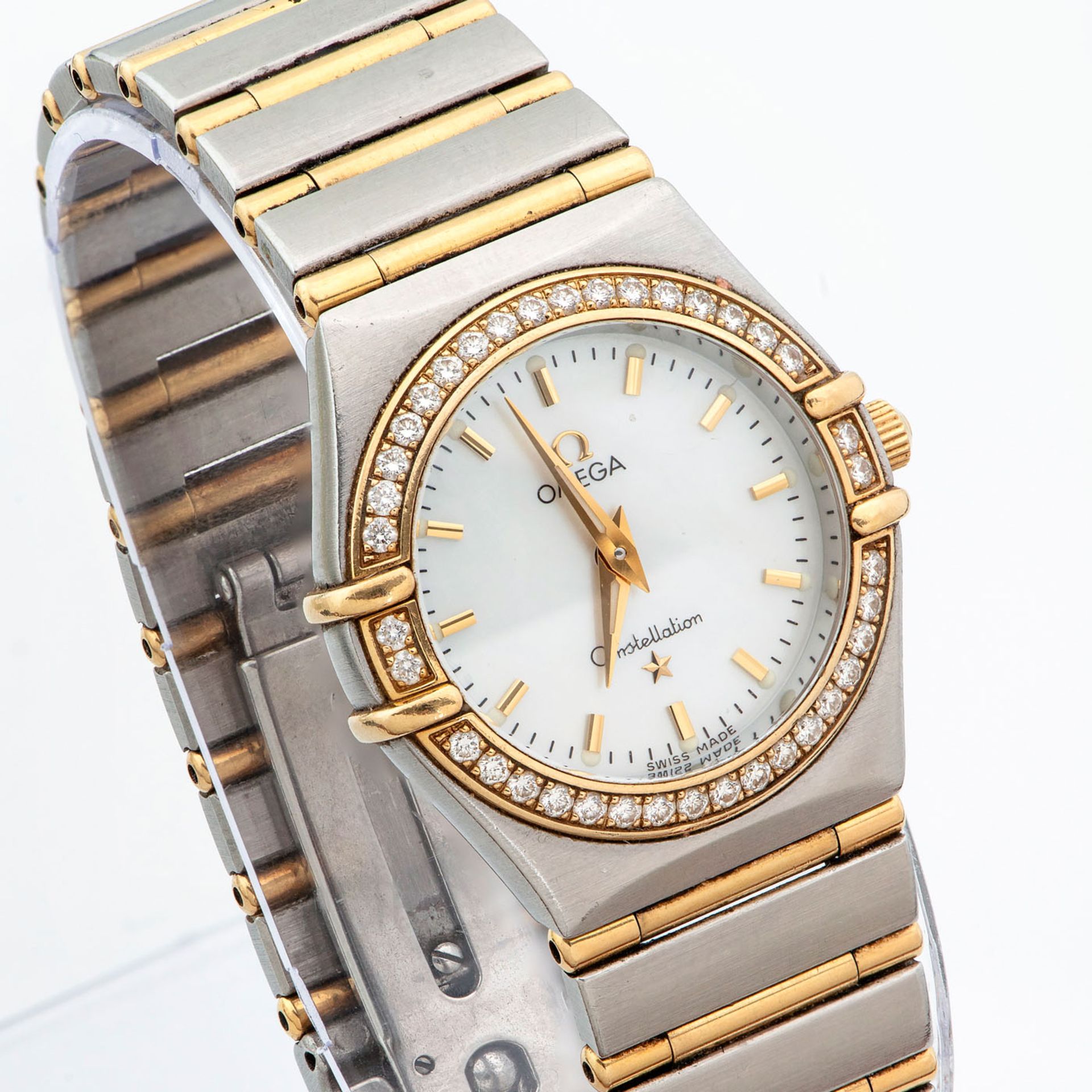 An Omega Constellation Gold and Diamond Bezel Ladies' Wristwatch - Image 4 of 4