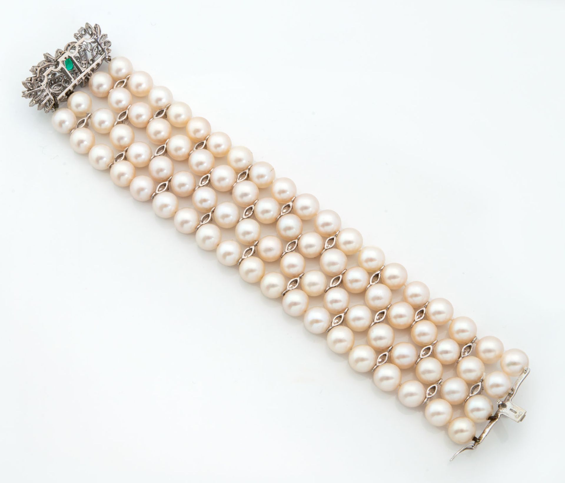 An Exquisite Gold Pearl Diamond and Emerald Bracelet - Image 2 of 3