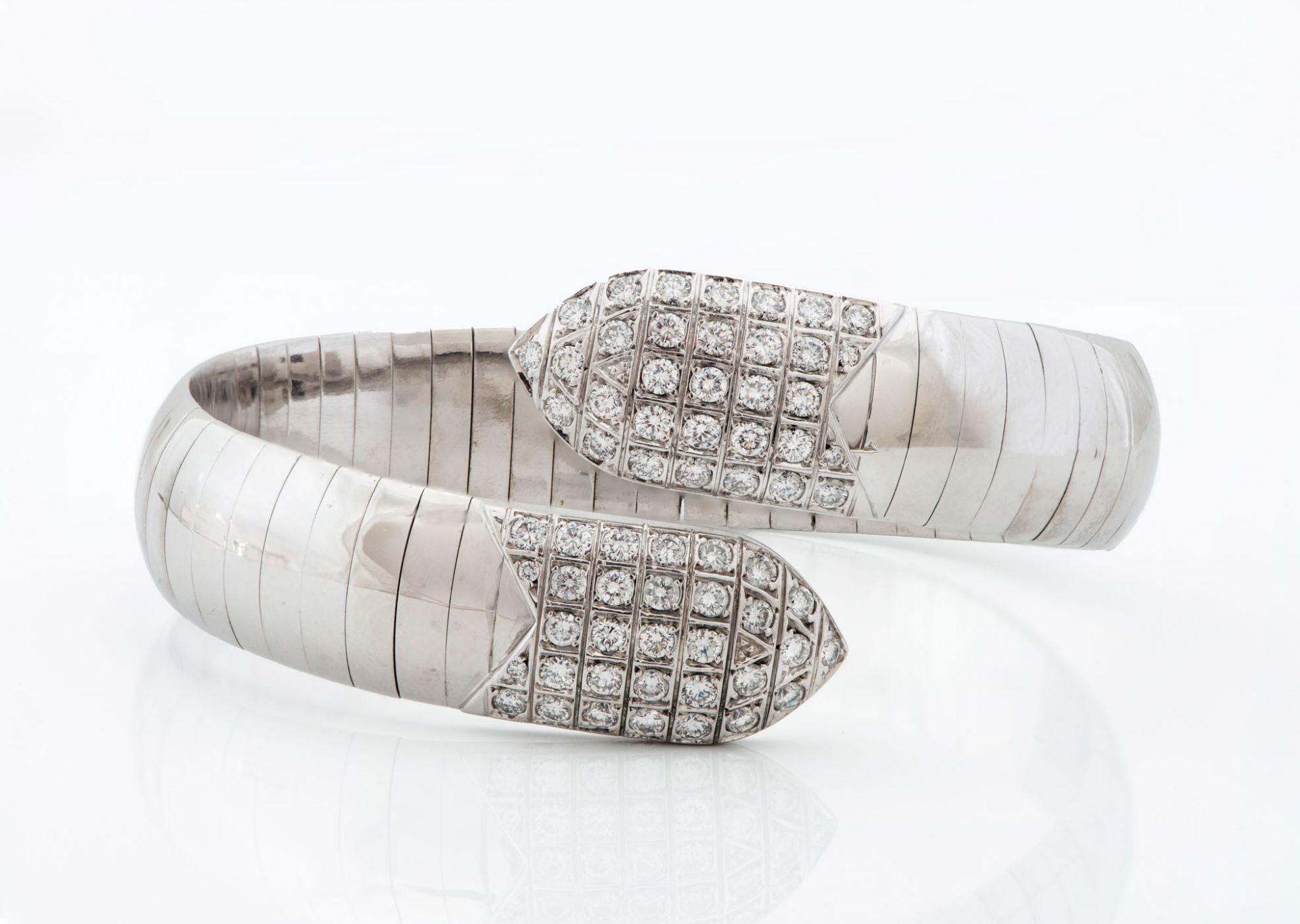 A Chaumet Plume 18K White Gold and Diamond Bangle - Image 2 of 3