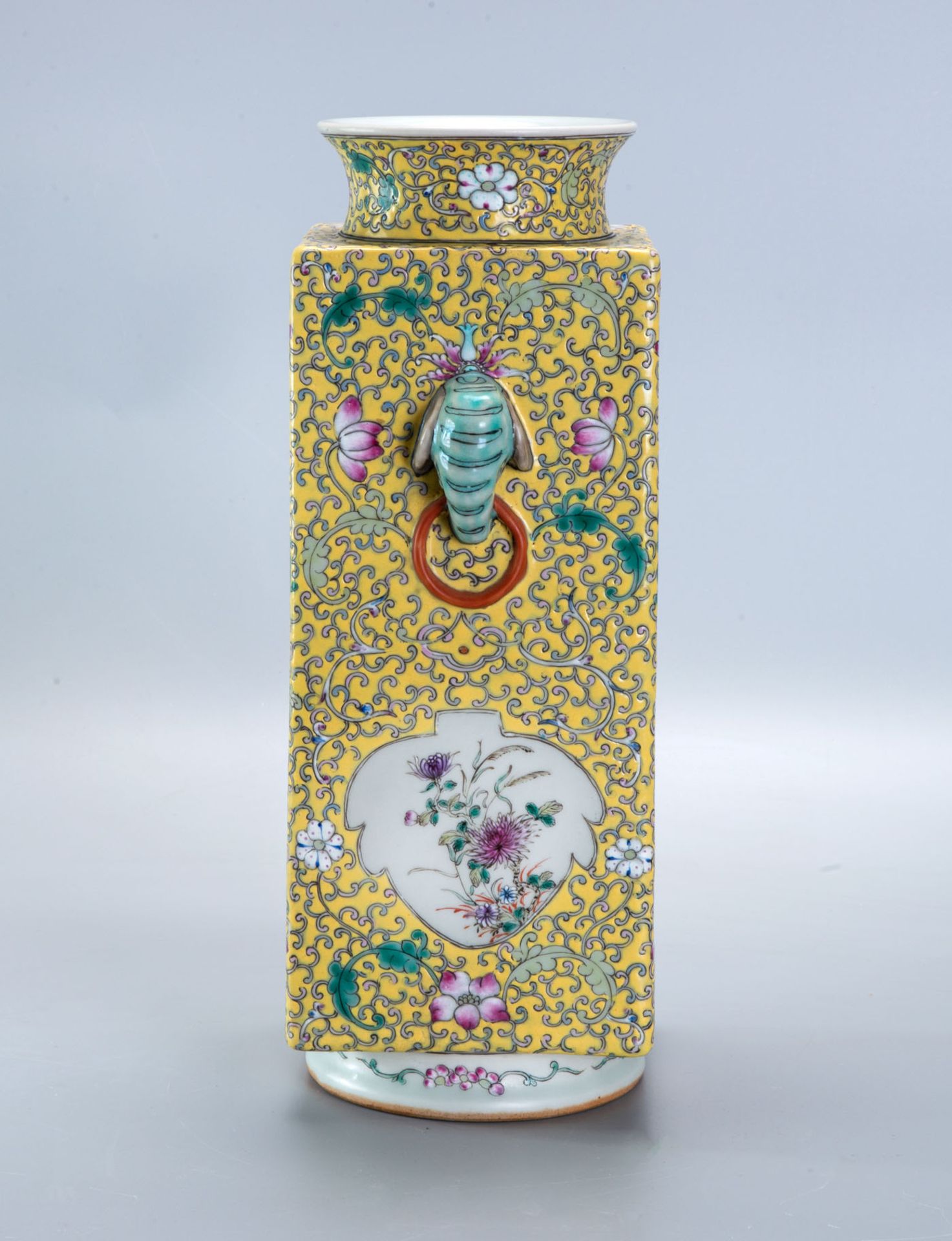 A Fine Imperial Porcelain Vase, China, Hsien Feng (1851-1861) Mark and and Period - Bild 5 aus 7