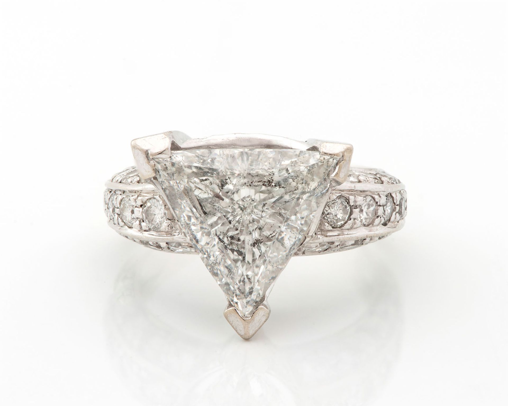 A 5.03Ct Trillion Cut Diamond and 14K White Gold Engagement Ring - Image 3 of 4