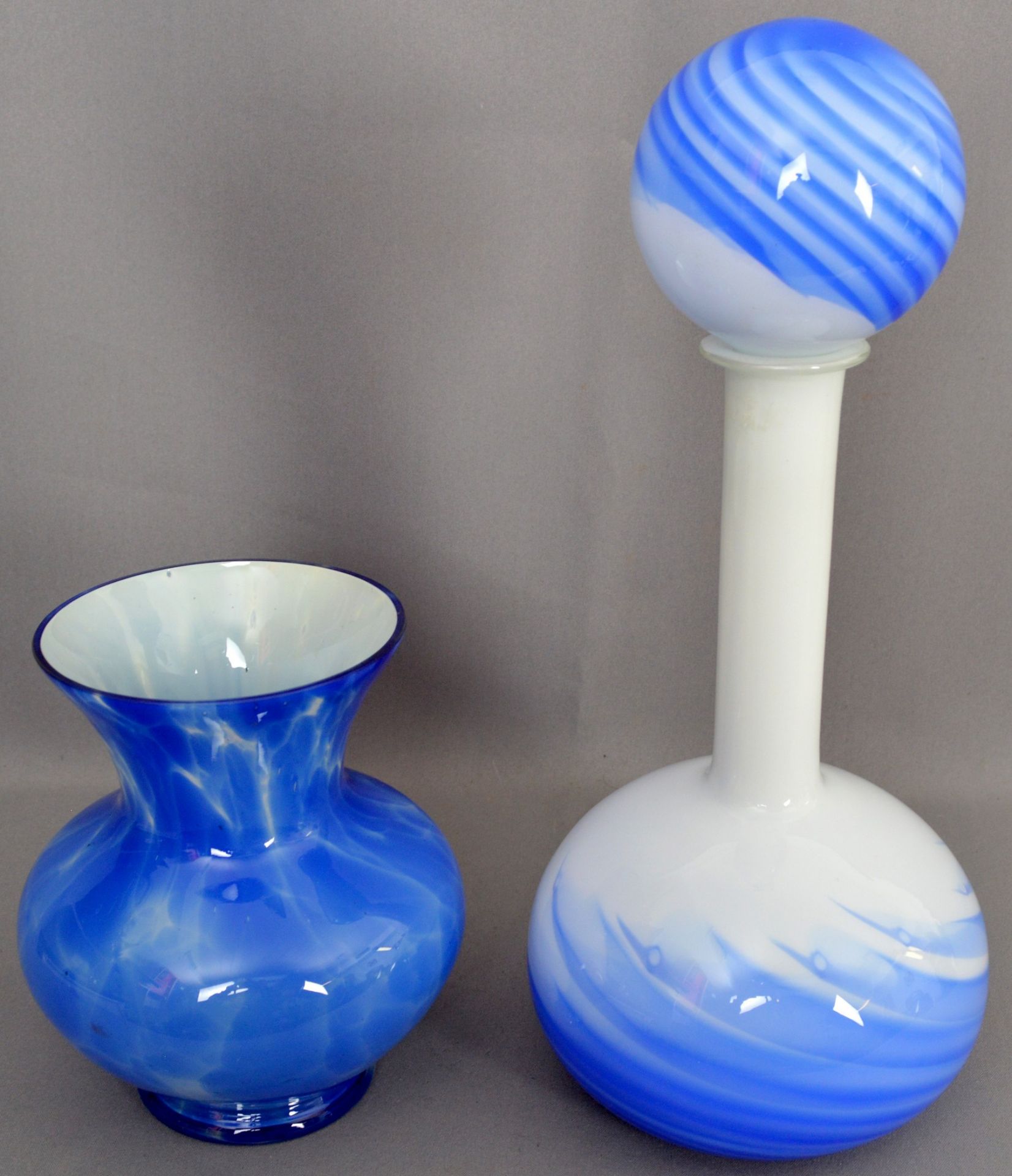 Karaffe und Vase