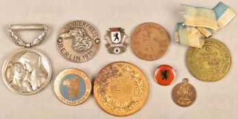 9 ABZEICHEN UND MEDAILLEN BERLIN