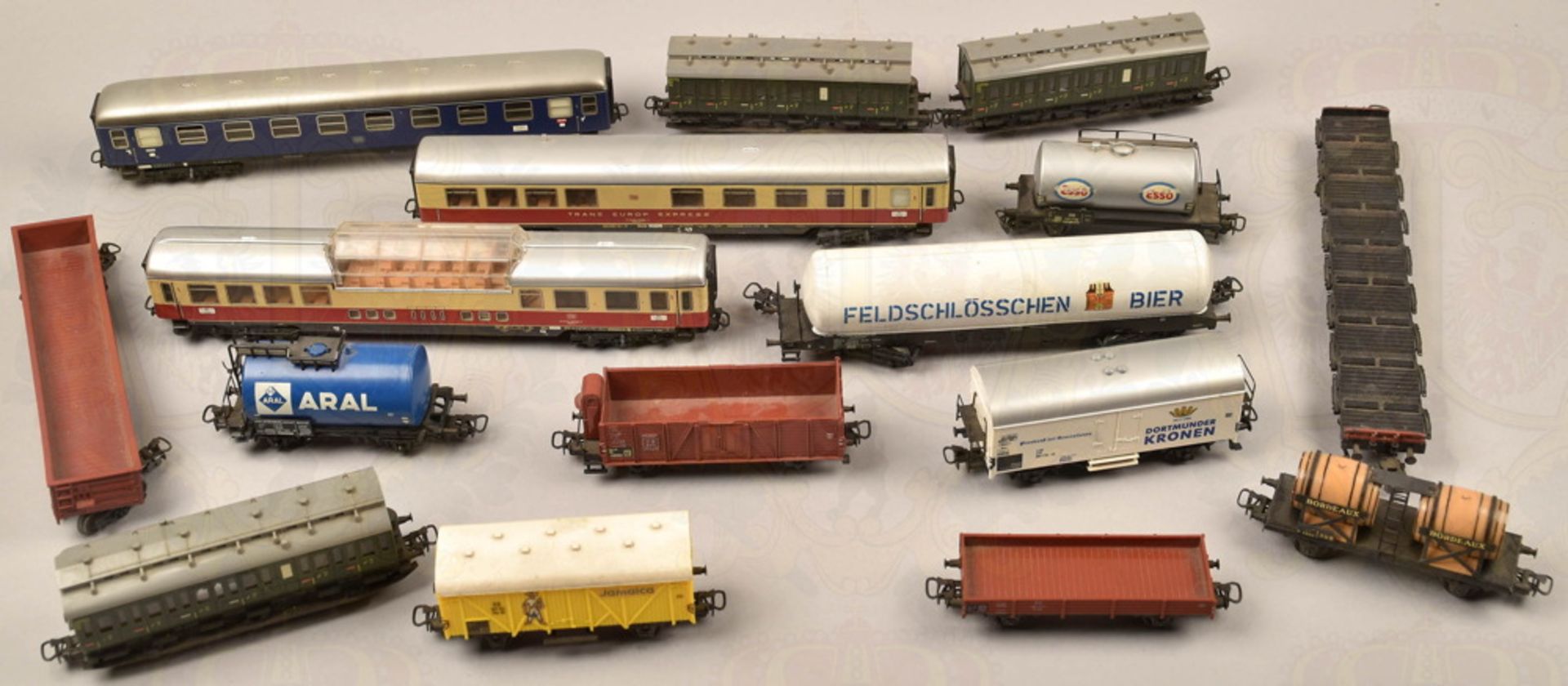 16 Märklin Eisenbahnwaggons Spurweite H0