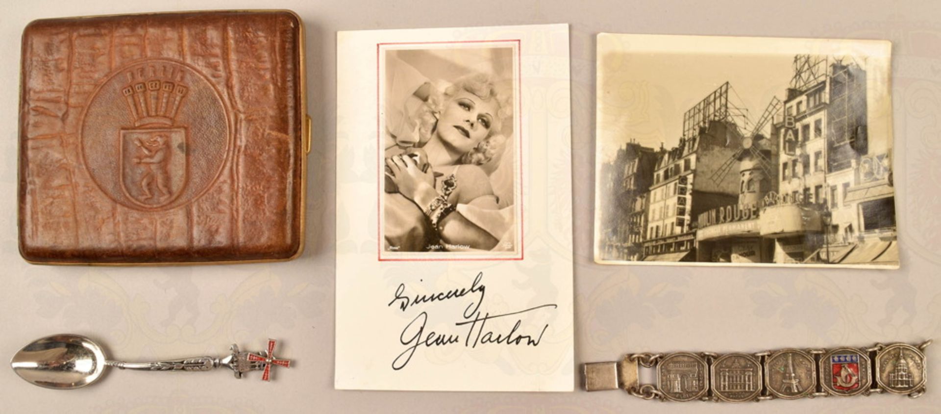 3 tourist commemoration items Paris and Berlin
