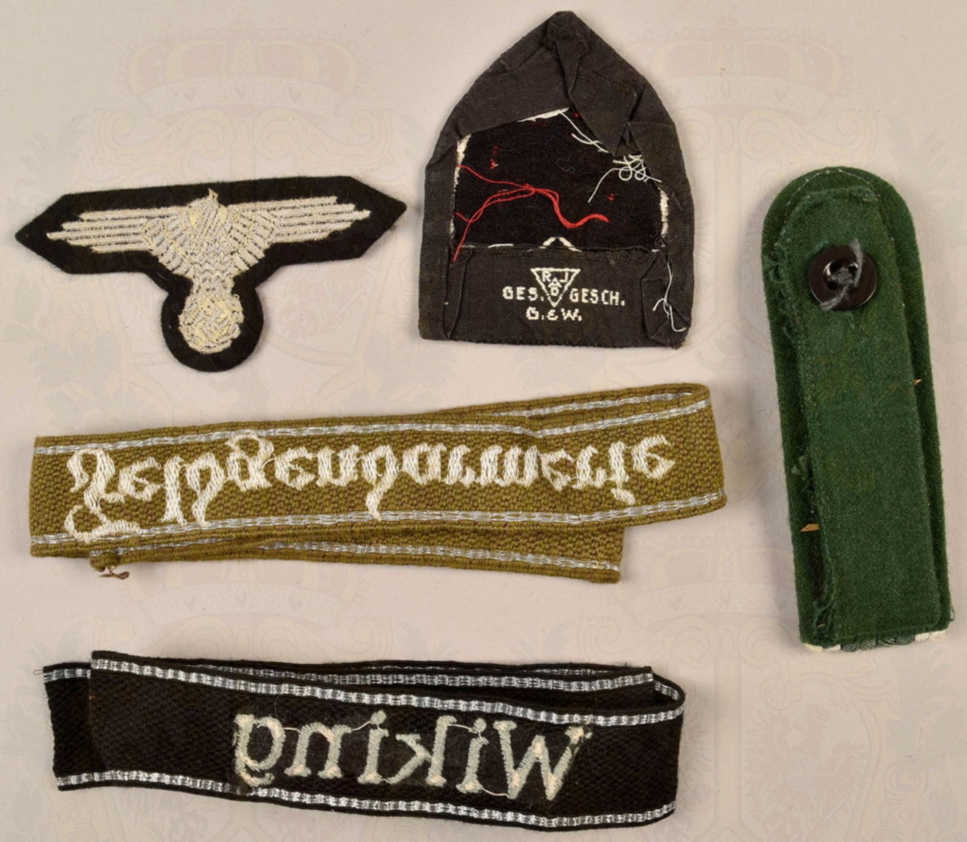 5 Wehrmacht uniform insignias incl. 2 cuff titles - Image 3 of 3