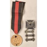 2 Ehrenzeichen Wehrmacht und USA, Sudetenmedaille, Bronze, am Band; US-Schießauszeichnung m. 3