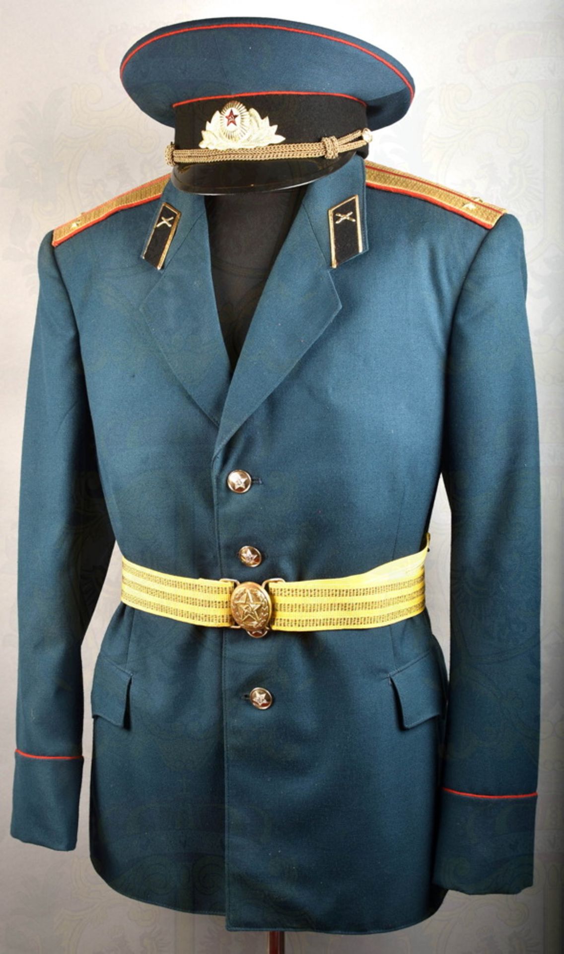 Parade tunic for a 2nd Lieutenant Soviet Army artillery