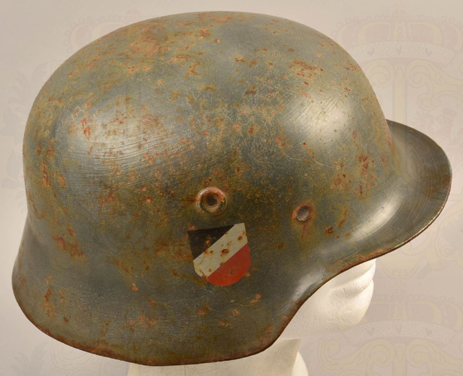 Steel helmet pattern 35/40 for Red Cross personnel - Image 3 of 10