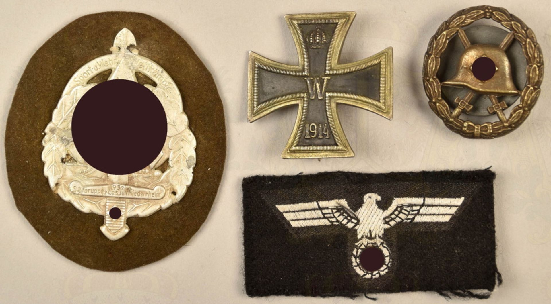2 German military awards and 2 uniform badges