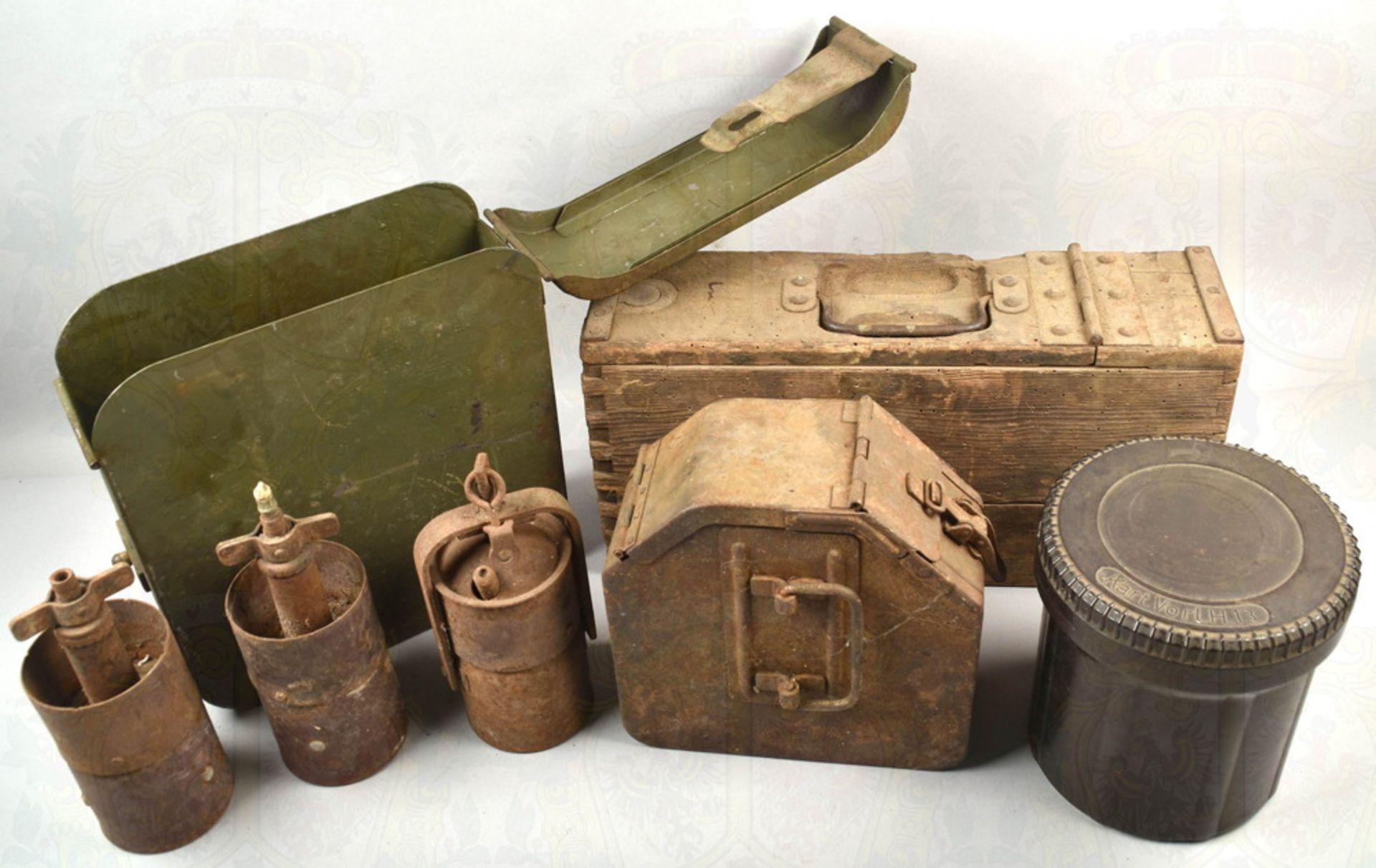 3 ammunition boxes and 1 Wehrmacht bakelite box