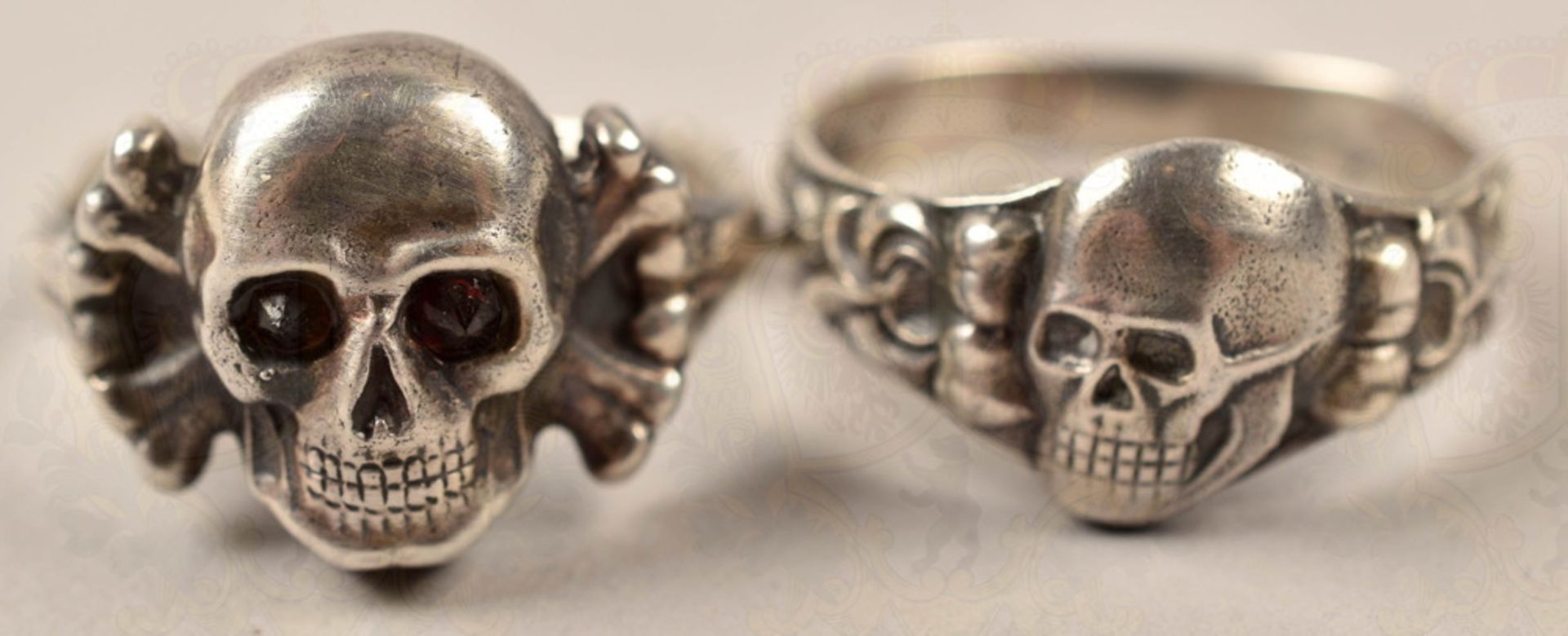 2 silver made death head finger rings - Image 4 of 4