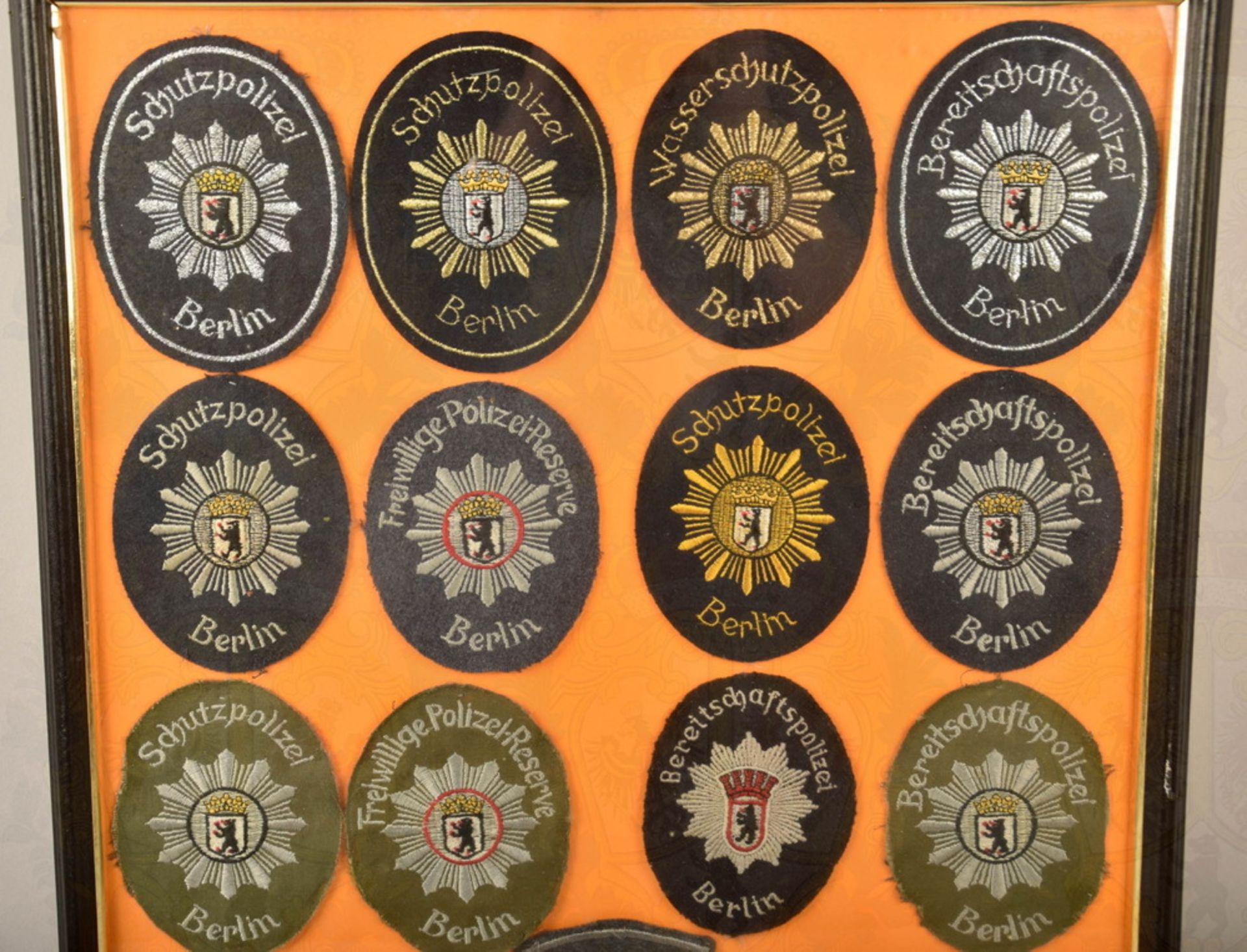 17 uniform sleeve badges West Berlin Police - Image 2 of 3