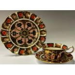 A Royal Crown Derby 1128 Imari pattern shaped circular plate, 22cm diameter, first quality; an