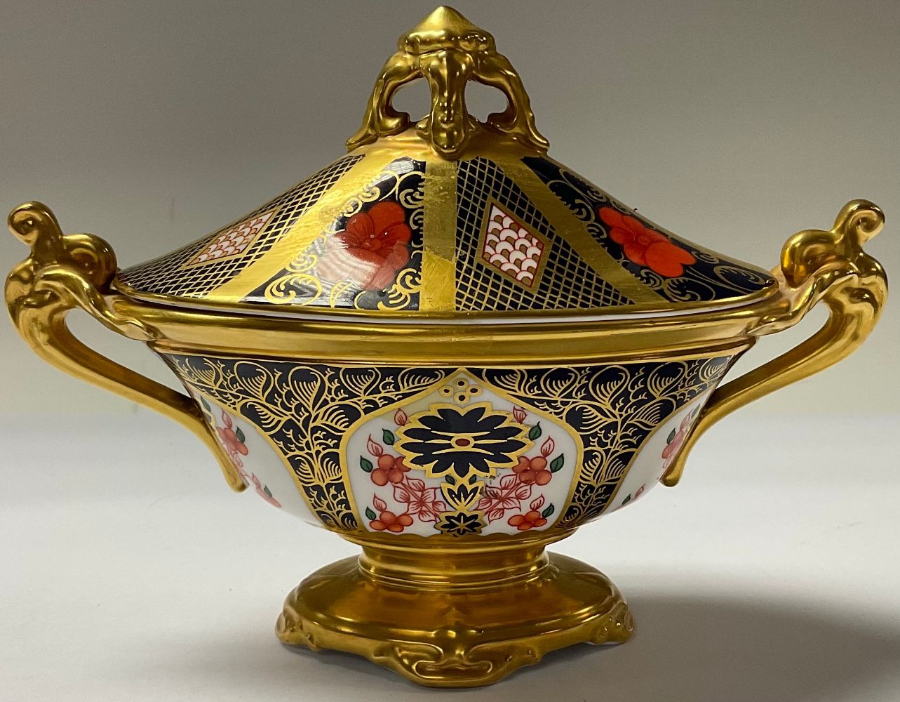 Antiques, Interiors, Estates and Collectables Auction