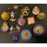 Advertising Badges, Butlins, Skegness 1939, arms outstretched , blue and yellow; others multi